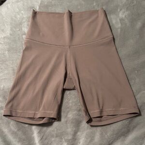 TNABUTTER™ CHEEKY HI-RISE 7" SHORT